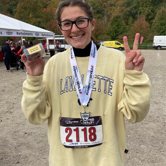 Meet your Posher, Jaclyn - Picture 4 of 7